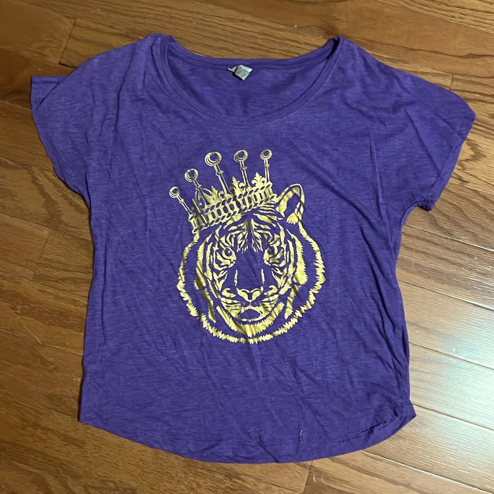 Ladies Next Level T-Shirt - Size Medium